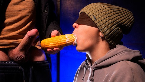 SONO MOLTO ARRABBIATO MA FELICE! IL FRATELLASTRO HA USATO LA MIA BOCCA PER IL CAZZO E LO SPERMA - XSANYANY