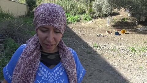 トルコの農家の妻はトルコでアメリカ兵と乱暴なセックスをしています